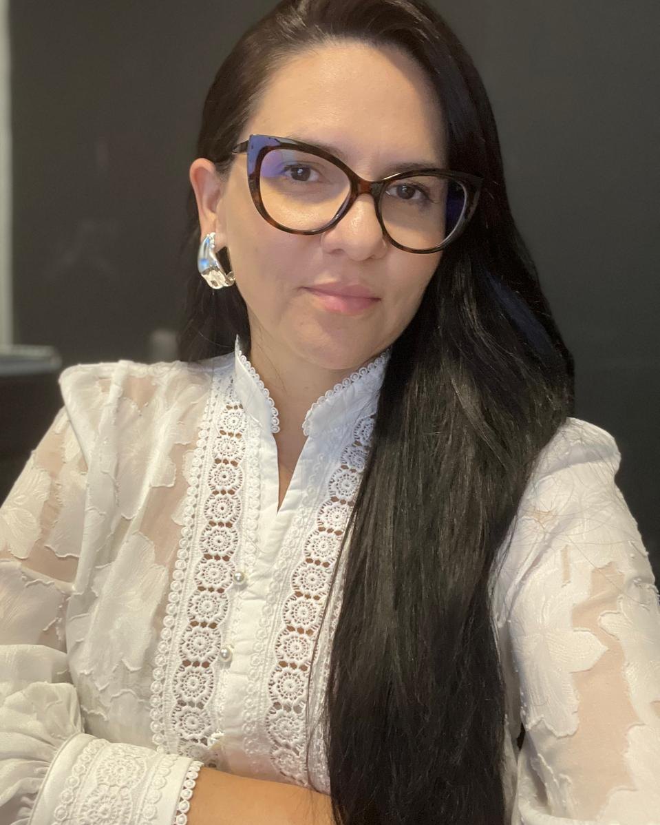 Dra. Léa Carvalho