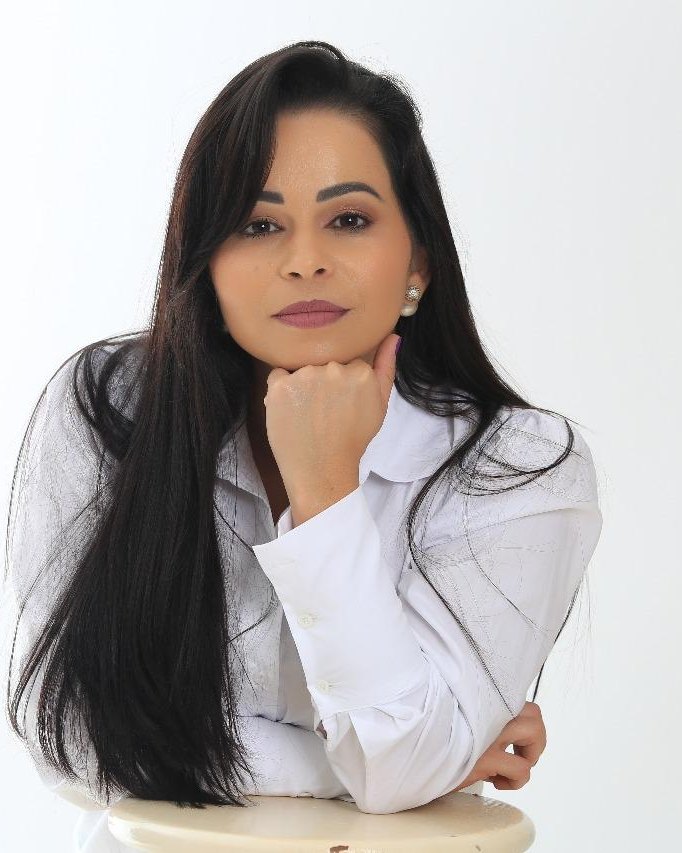 Dra. Leana Lourenço