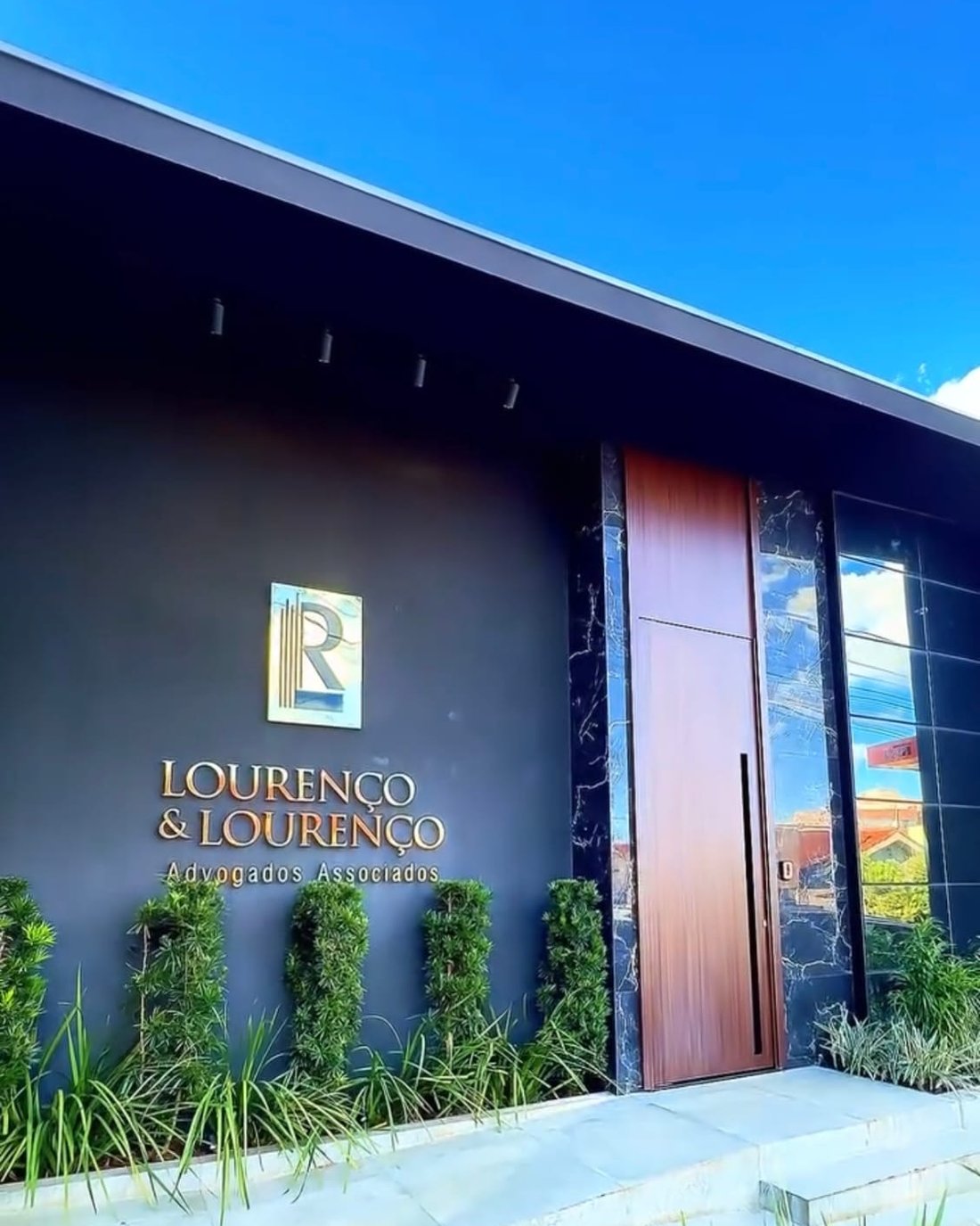 Fachada da sede do Lourenço & Lourenço Advogados Associados em Santa Helena de Goiás
